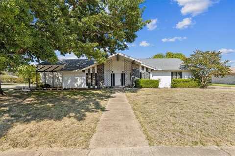 1516 Rockmoor Drive, Edgecliff Village, TX 76134