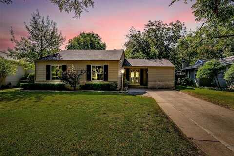 6405 Kenwick Avenue, Fort Worth, TX 76116