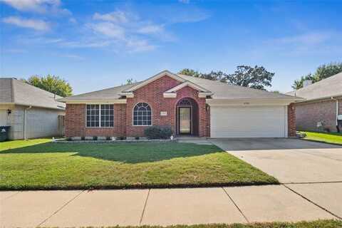 6743 Big Springs Drive, Arlington, TX 76001