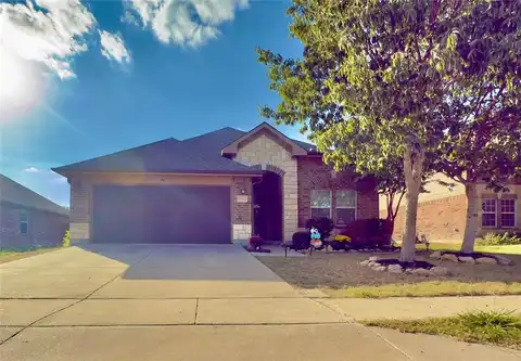 10321 Fossil Valley Drive, Fort Worth, TX 76131