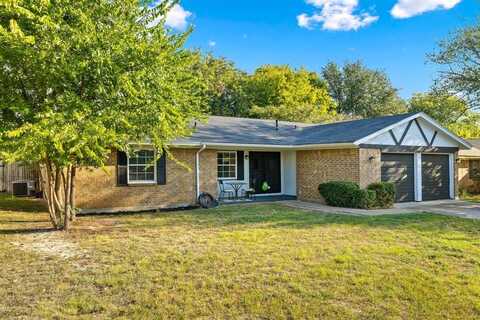 512 Saddle Ridge Lane, Saginaw, TX 76179