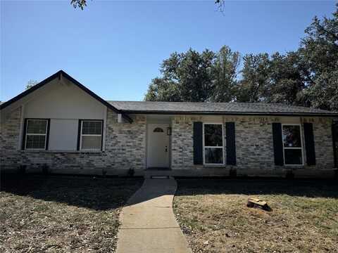 3401 Country Club Drive, Grand Prairie, TX 75052