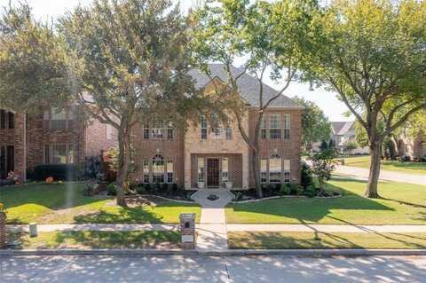 697 Bear Creek Drive, Hurst, TX 76054