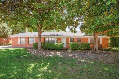 3217 Phoenix Drive, Fort Worth, TX 76116