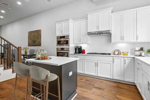 381 E Greenbriar Lane, Dallas, TX 75203