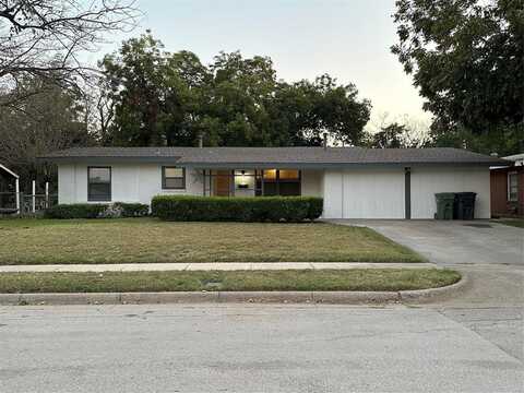 2422 Cloverdale Street, Arlington, TX 76010