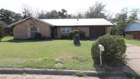 136 Comanche, Stephenville, TX 76401