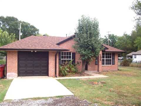 104 S Poplar Street, Leonard, TX 75452