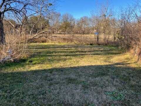 1013 W College, Clarksville, TX 75426