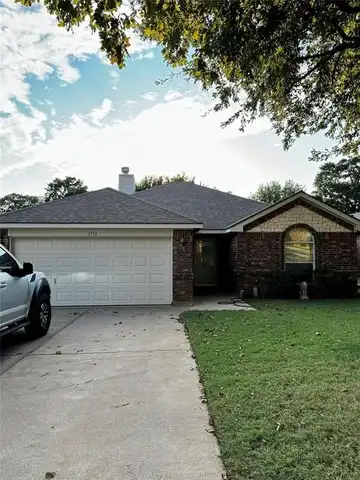 3733 Oak Street, Fort Worth, TX 76040