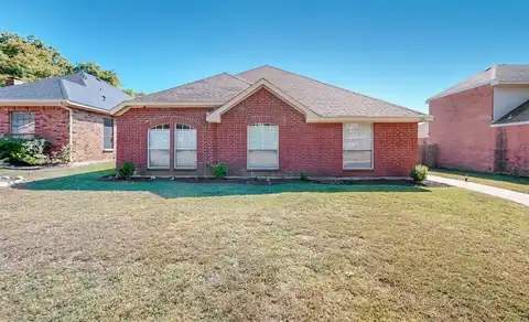 224 Pioneer Court, Lancaster, TX 75146