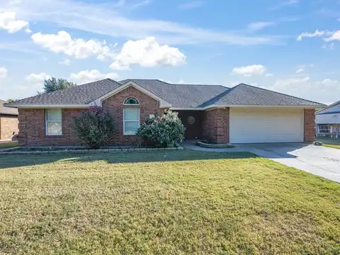 1104 S Mulberry Street, Ennis, TX 75119