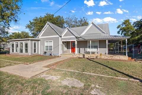 211 E Sweden Street, Walnut Springs, TX 76690
