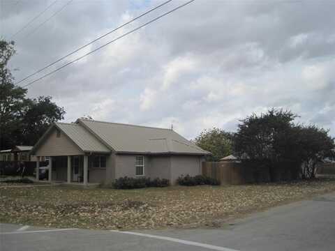 409 E Boyd Avenue, Boyd, TX 76023