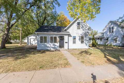 812 11th Street, Onawa, IA 51040