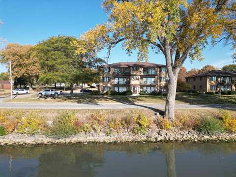 601 #6 CHAUTAUQUA PARK DR, Storm Lake, IA 50588