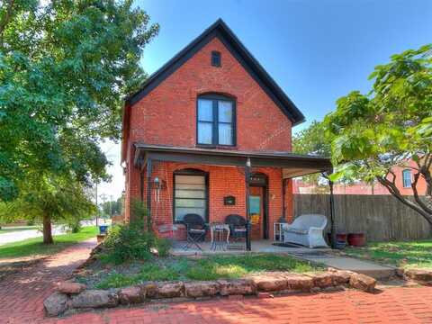 223 S 1st Street, Guthrie, OK 73044