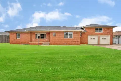 501 E Navajoe Road, Altus, OK 73521