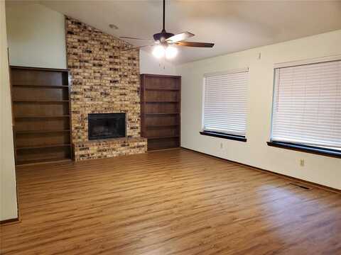 909 Norma Lane, Edmond, OK 73034