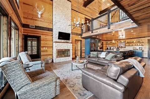 405 Red Berry Trail, Broken Bow, OK 74728