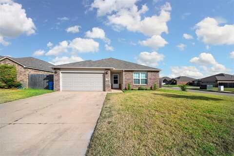 1905 W Oak Valley Way, Mustang, OK 73064