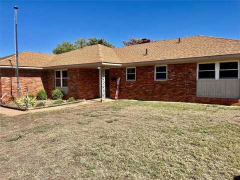 1607 Crestview Drive, Cordell, OK 73632