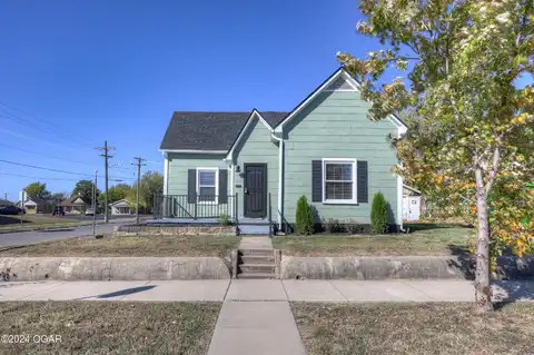 2128 S Jackson Avenue, Joplin, MO 64804