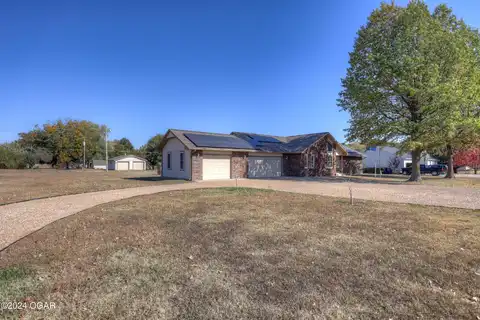 948 E State Line Road, Baxter Springs, KS 66713