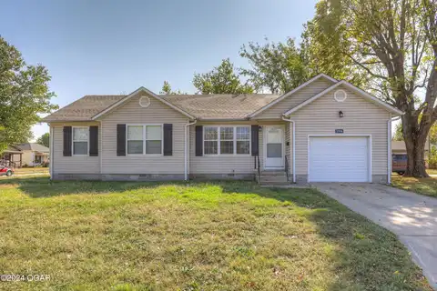 1506 S Jackson Avenue, Joplin, MO 64804