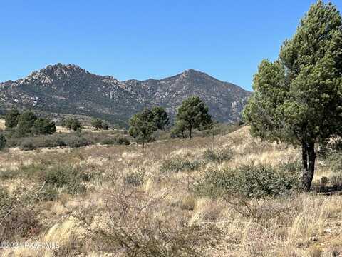 17424 S Juniper Drive, Peeples Valley, AZ 86332