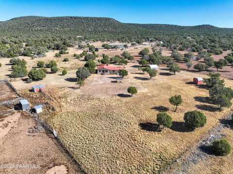 33525 Cowboy Clint Way, Seligman, AZ 86337