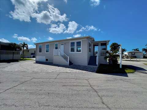 24 Dakota Trl., Fort Myers Beach, FL 33931