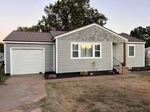 1102 N 5th St, Tonkawa, OK 74653