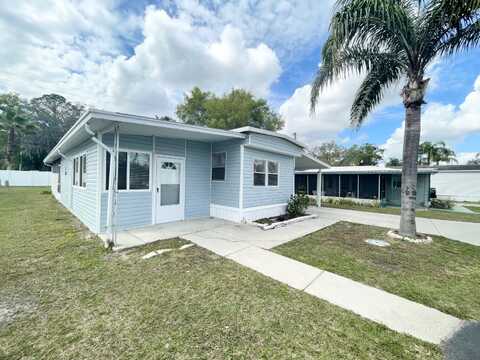 5047 Daisy St, Zephyrhills, FL 33541