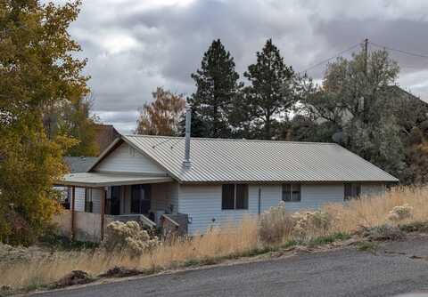 628 W Pettibone Ave, Hines, OR 97738