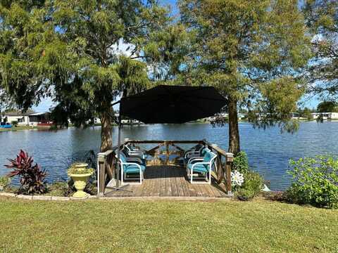 19 Lakeview Dr., Mulberry, FL 33860