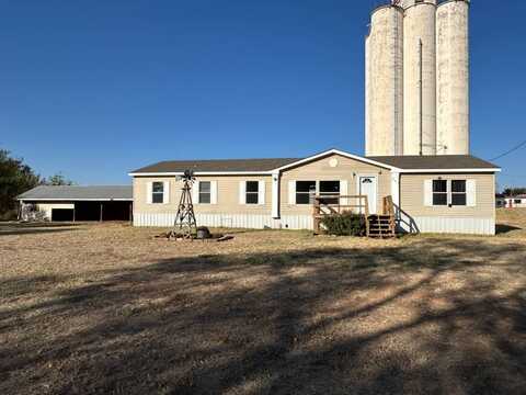 203 W. Litchenberg Ave., Hillsdale, OK 73743