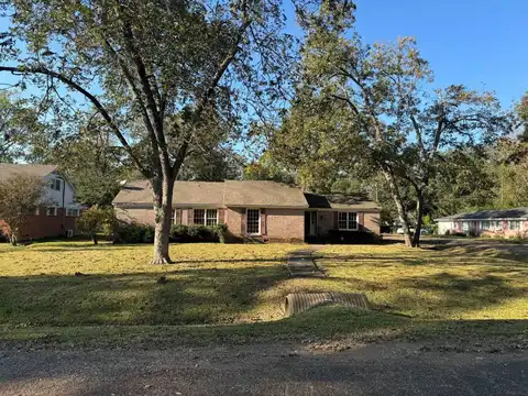 409 East Jefferson, Greenwood, MS 38930