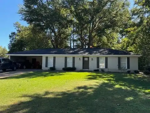 2042 Tuscola Drive, Grenada, MS 38901