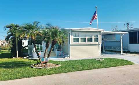 155 4th St East, Nokomis, FL 34275
