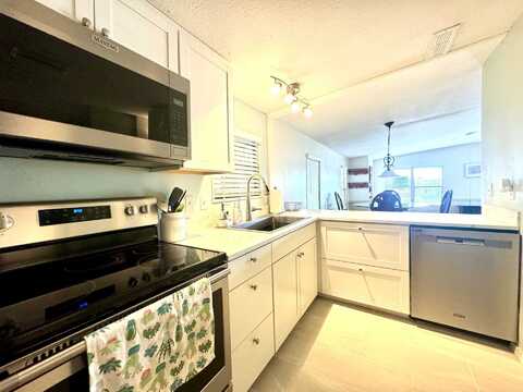 863 Se Serendipity Place, CRYSTAL RIVER, FL 34429