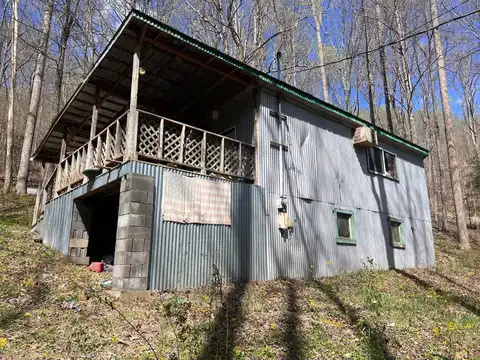 7520 Elk River Rd, Webster Springs, WV 26288