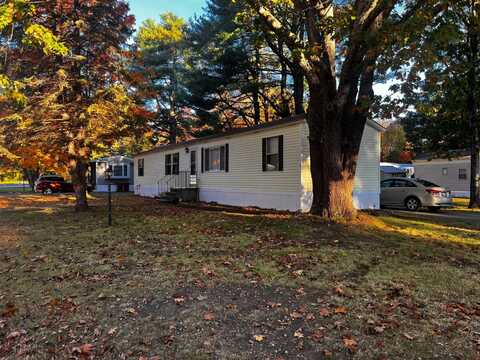 7 Dode Dr, Saco, ME 04072