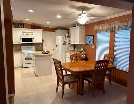 9552 Front Nine Lane, Dade City, FL 33525