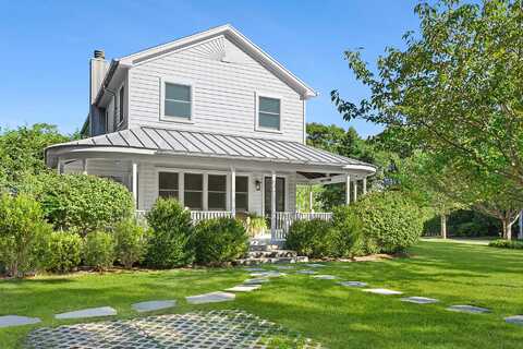 21 Cove Road, Sag Harbor, NY 11963