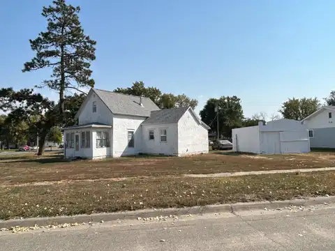 207 E. 2nd St., Ainsworth, NE 69210