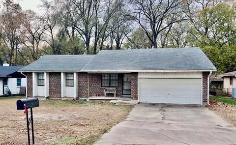 210 S Edgewood Drive, Coffeyville, KS 67337