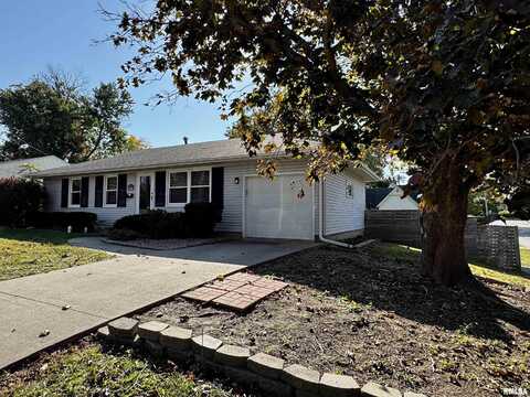 419 E YEISER Street, Macomb, IL 61455