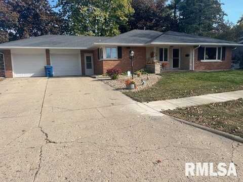 112 12TH Avenue, De Witt, IA 52742