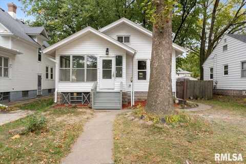 413 S CONCORD Street, Davenport, IA 52802